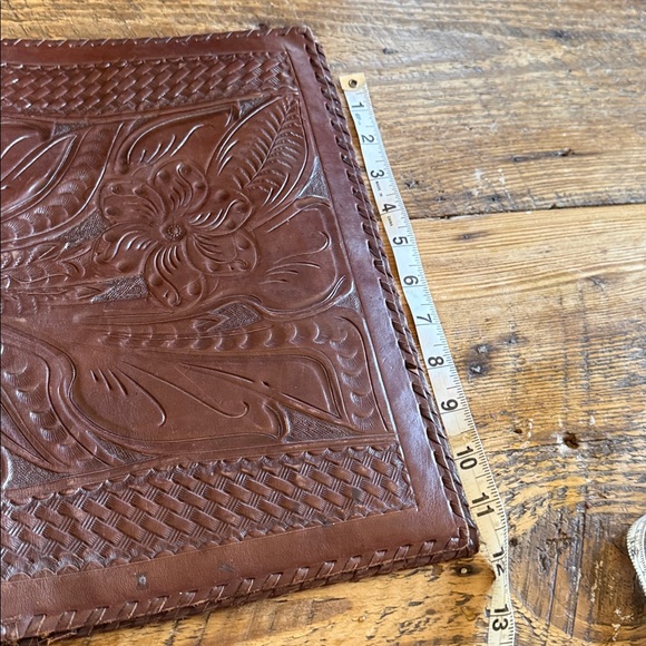 Handcrafted Leather Journal with Floral Design - Picture 9 of 10
